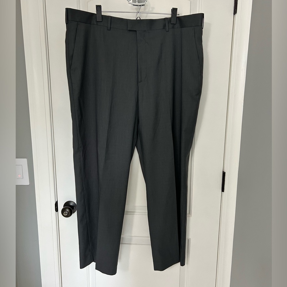 NWT Perry Ellis Portfolio Charcoal Grey Trousers Dress Pants 42 x 30 Travel Lux